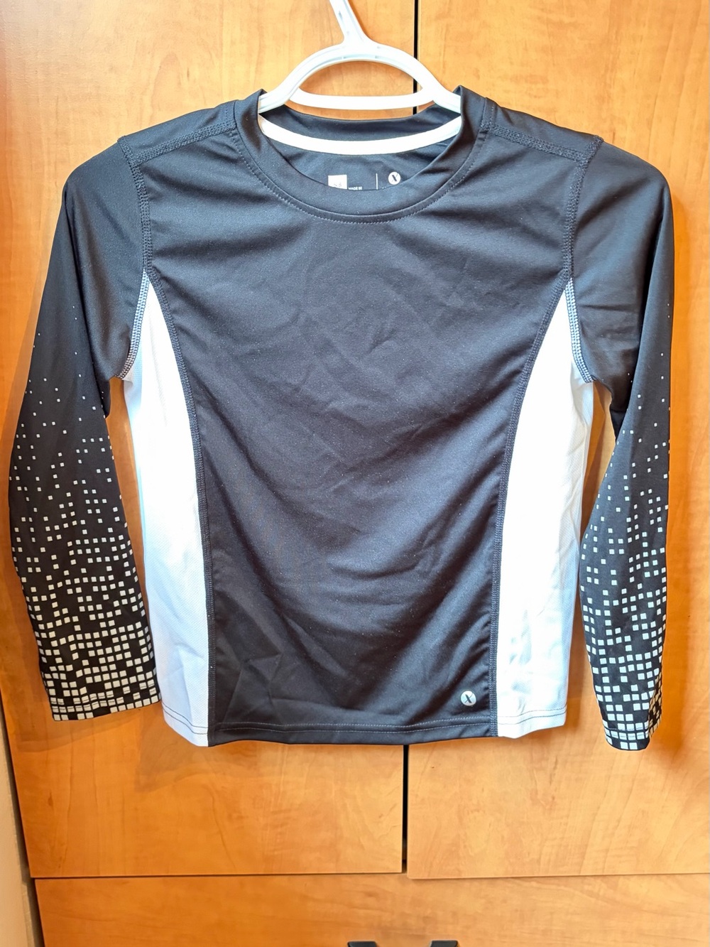 Xersion Black & White Long-Sleeve Performance Tee for Kids